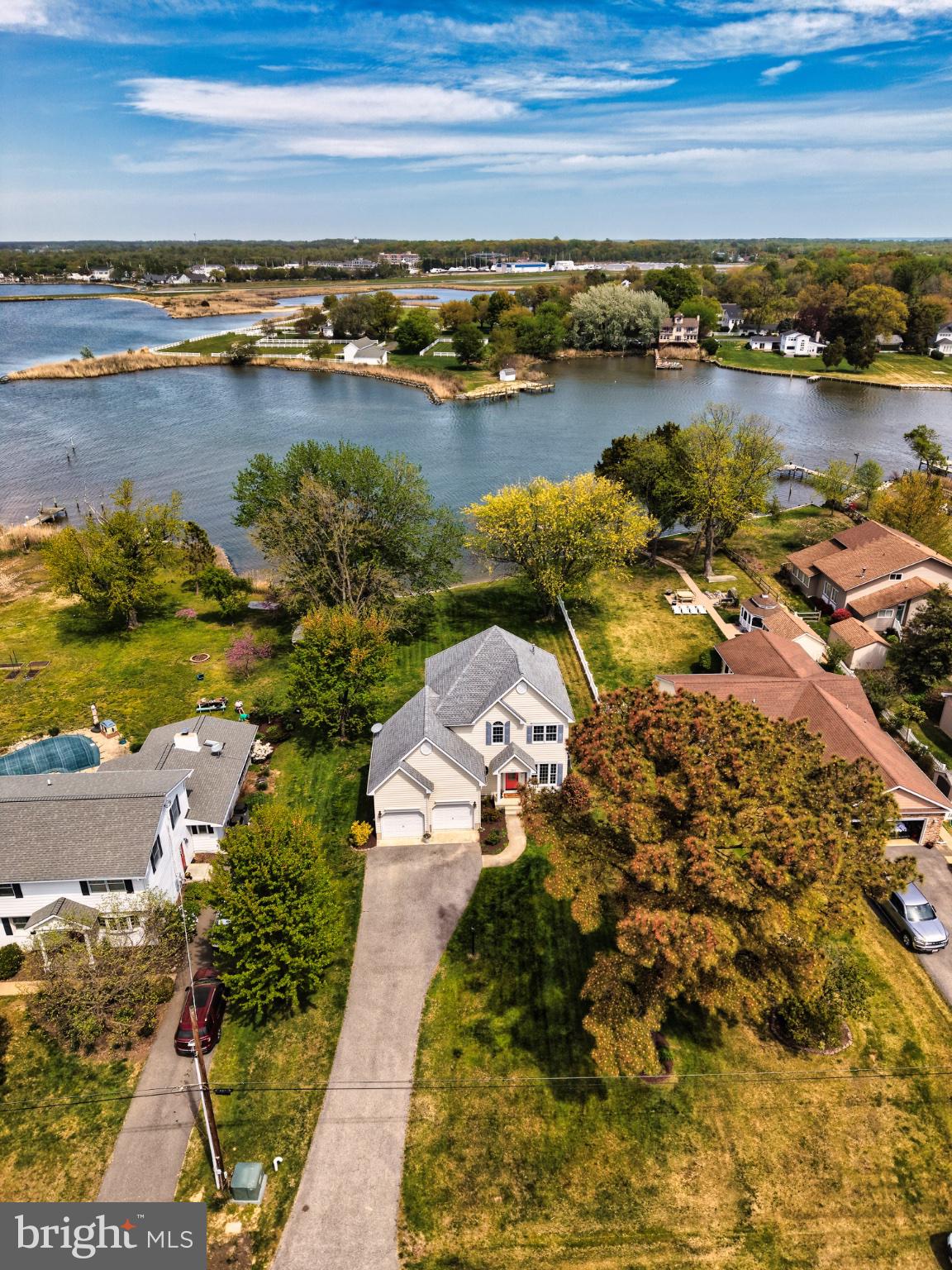 604 BROADCREEK DRIVE