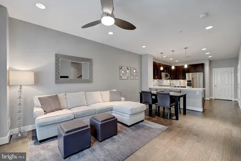 2104 Potomac Avenue Unit 101, Alexandria, VA MLS: VAAX2044108