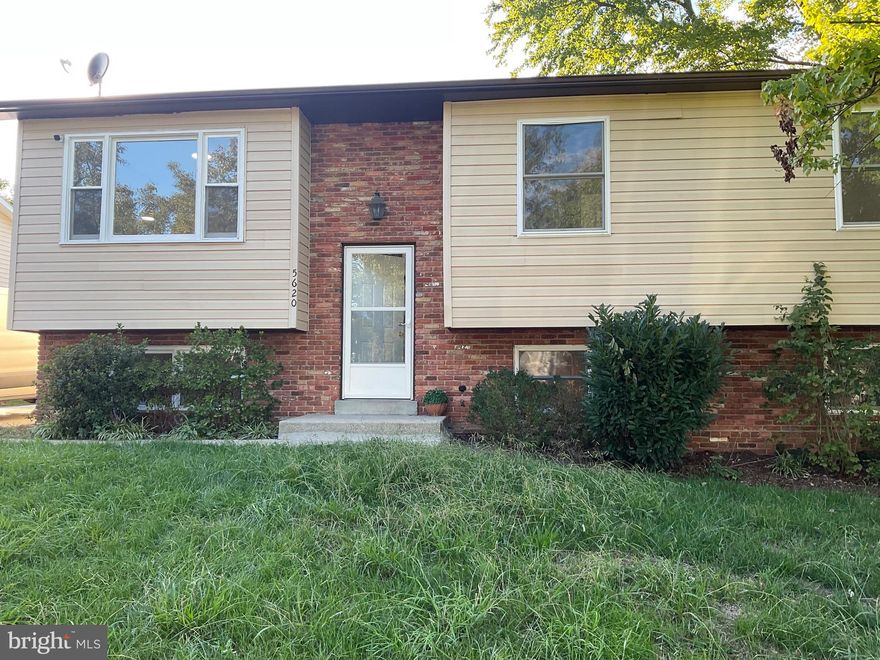 This lovely single family home shows well.  Home features 4 bedrooms, 2 bathrooms, large lower level rec room, fenced level lot, deck, open floor plan and more. Income $85,000 and credit score 620.
