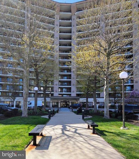 Photo of 20142 Valley Forge Circle #142-W, KING OF PRUSSIA, PA 19406 (MLS # PAMC2162682)