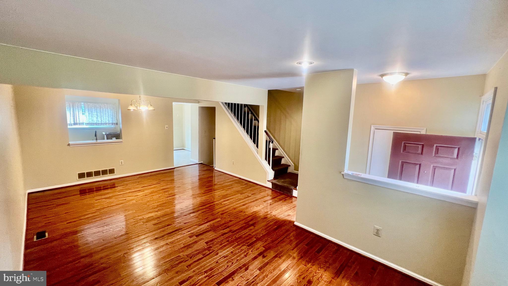 SILVER SPRING CNTRY CLUB - Residential Lease