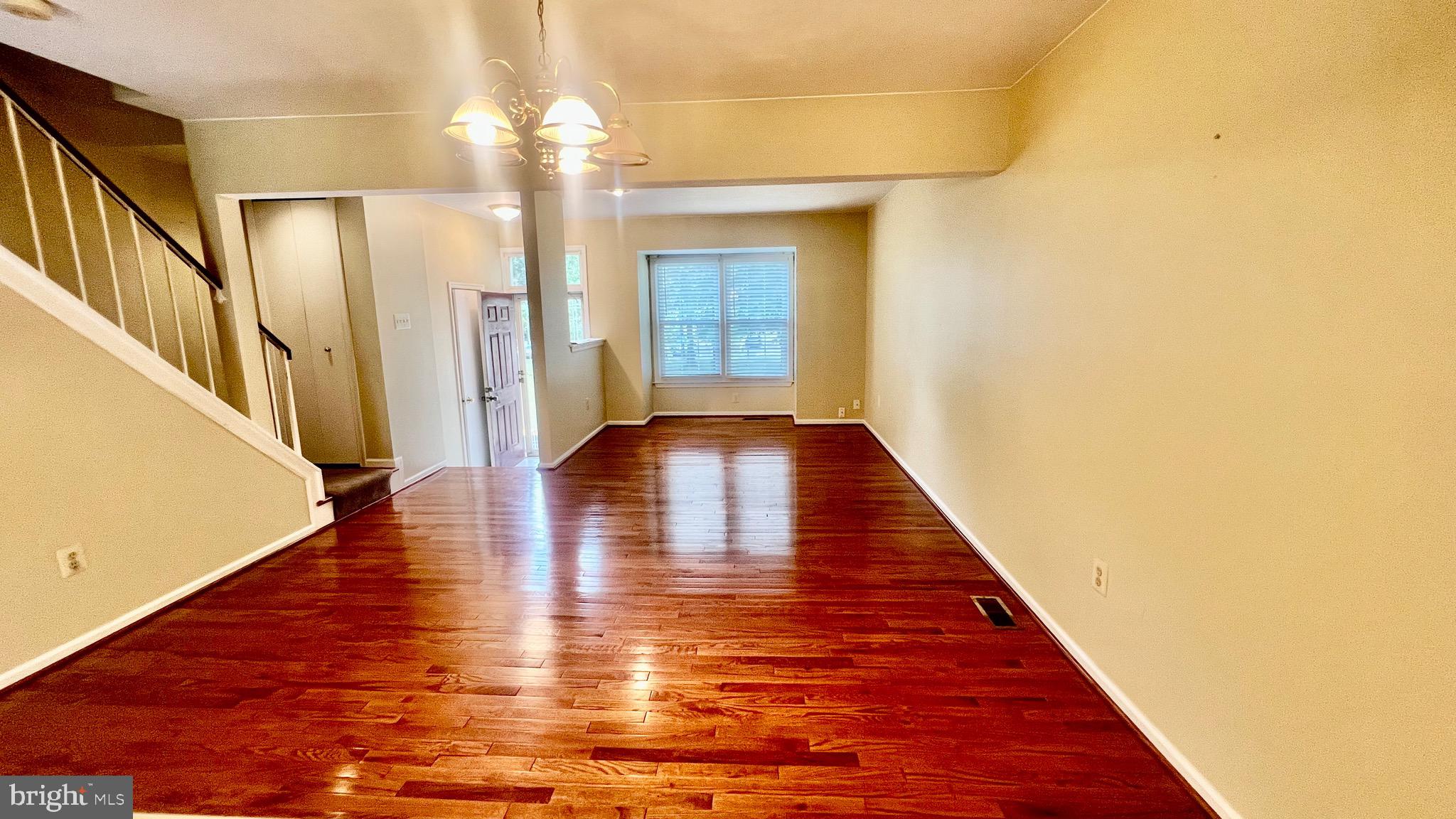 SILVER SPRING CNTRY CLUB - Residential Lease