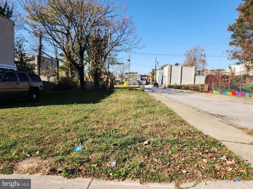 ONLINE AUCTION: Bidding begins 11/30/2023 @ 10:00 AM. Bidding ends 12/4/2023 @ 11:25 AM. List Price is Suggested Opening Bid. Deposit: $5,000. This lot of land is located in the Carrollton Ridge neighborhood of Baltimore. The area is conveniently situated near several notable locations, including Carroll Park and Grace Medical Center. The nearest major traffic artery, Wilkens Avenue, provides easy access to the rest of the city.