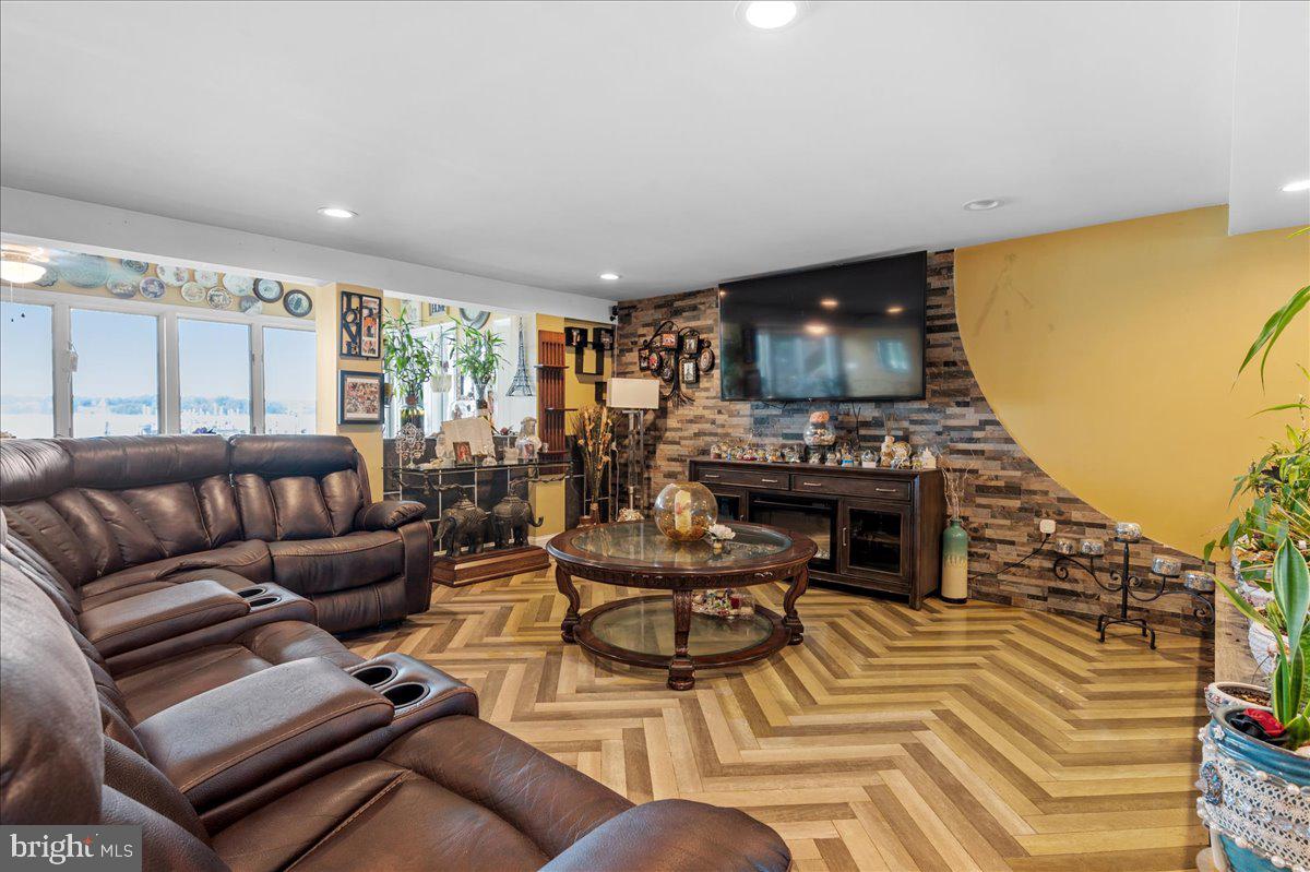 HOLLYWOOD BEACH - Residential