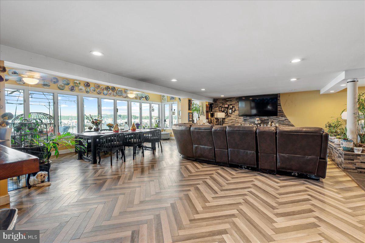 HOLLYWOOD BEACH - Residential