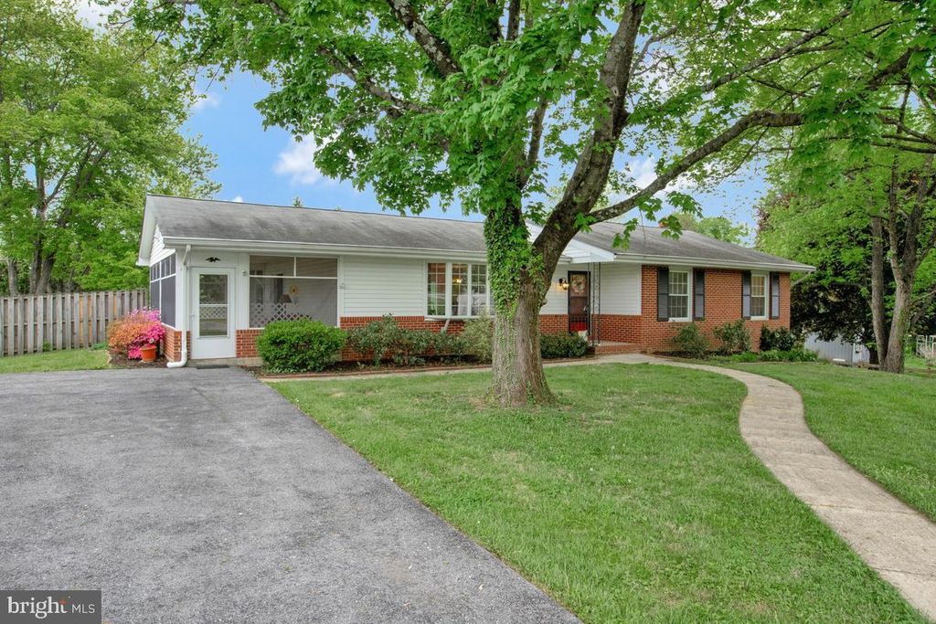 Photo of 9817 Millwick Drive, ELLICOTT CITY, MD 21042 (MLS # MDHW2067324)