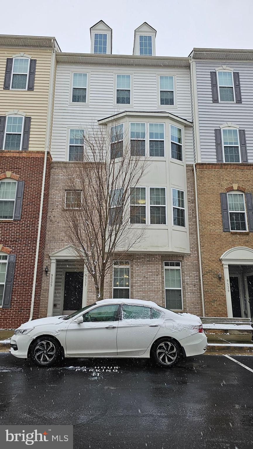 LEE SQUARE - Residential Lease