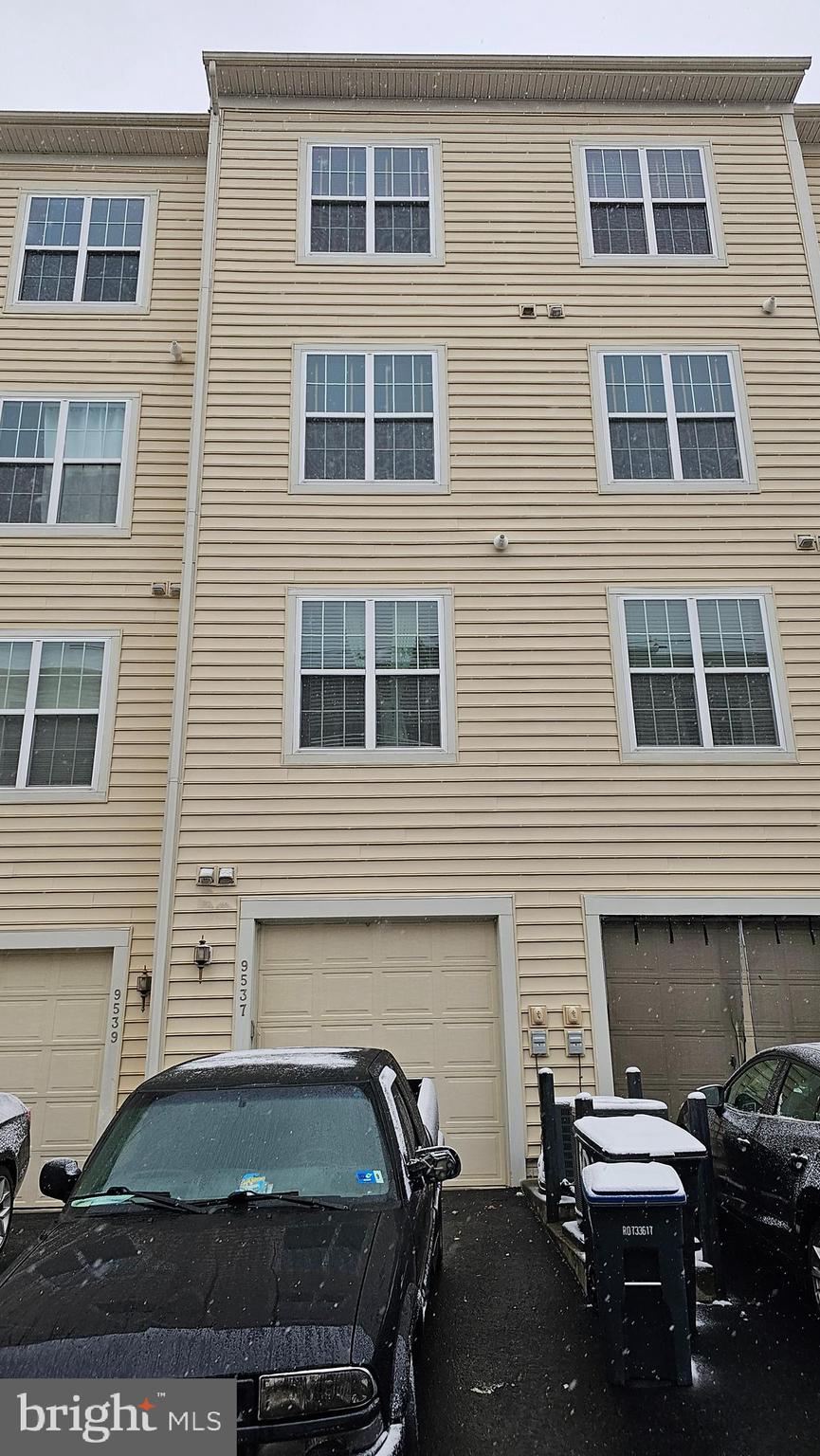 LEE SQUARE - Residential Lease