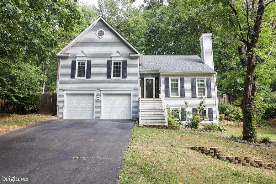 Welcome to your new Home! Lovely well maintained 4 bedroom 3 full bath Home in sought after Aquia Harbour. You will love the open concept this home has to offer which is perfect for having friends/family over and entertainment. Close to shopping , community pool and I95. Some features this home has to offer are:
30 year architectural shingle roof installed in 2020. 
Newer Total Comfort HVAC system replaced in 2018 
Newer AO Smith water heater 
Genuine oak hardwood throughout the house 
Dual headed shower in beautiful master bathroom
Nice fireplace on lower level of house for the cold winters 
Right down the street from neighborhood golf course 
Fresh paint throughout the house
Stainless steel appliances 
Vaulted ceilings that make the home feel more spacious than it already is
And more!