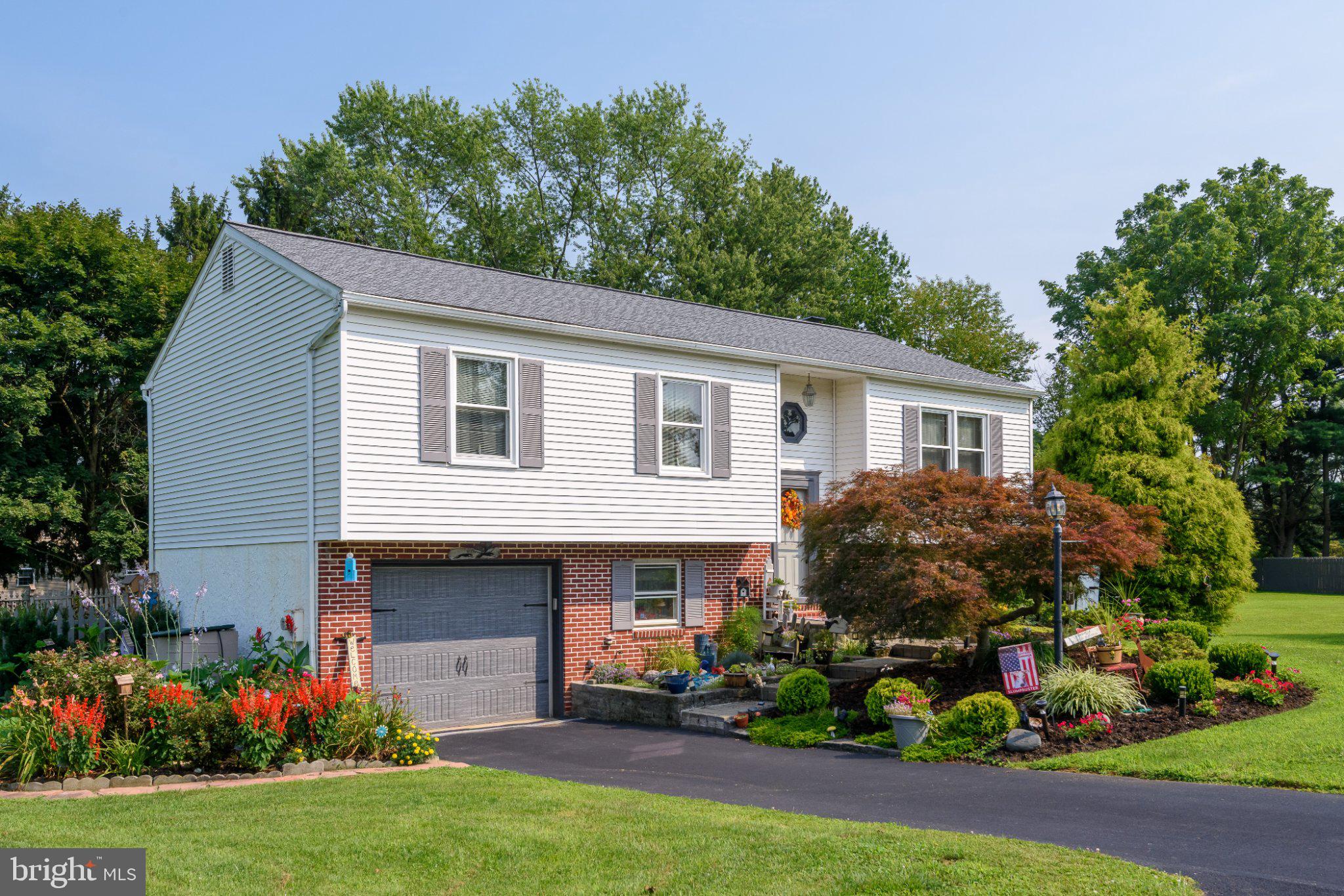 112 CLEARFIELD LANE