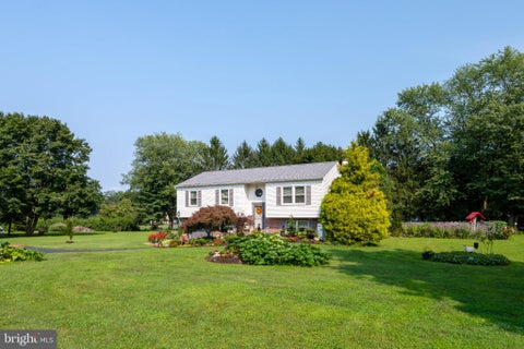 Photo of 112 Clearfield Lane, COATESVILLE, PA 19320 (MLS # PACT2137270)