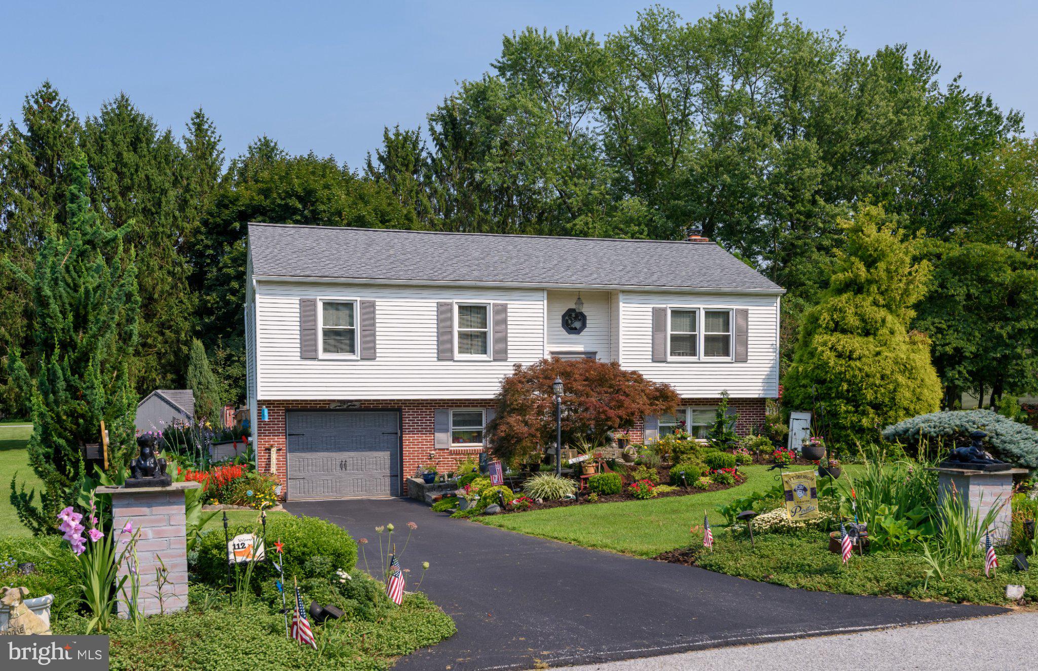 112 CLEARFIELD LANE