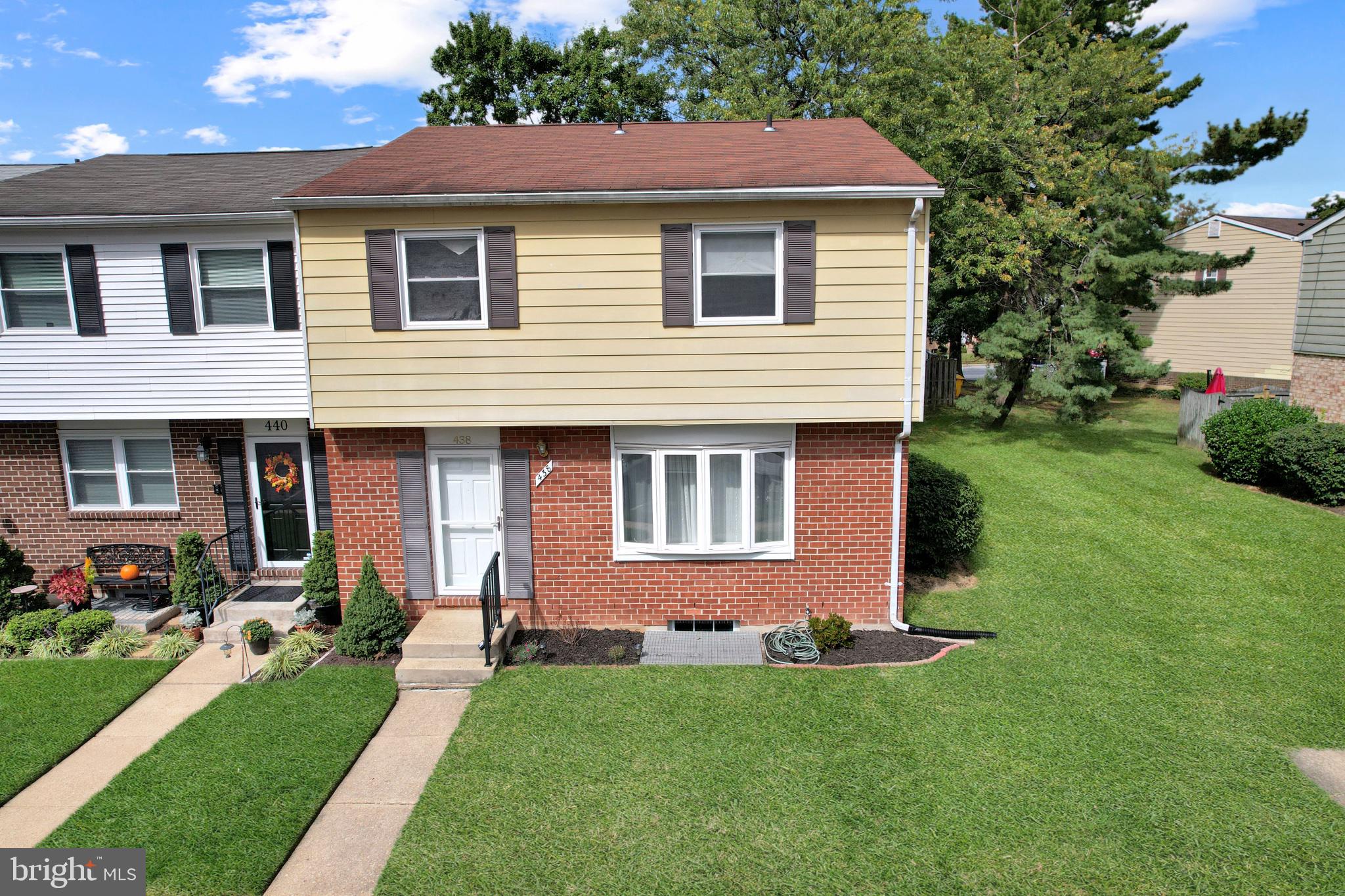438 HARDMOORE COURT
