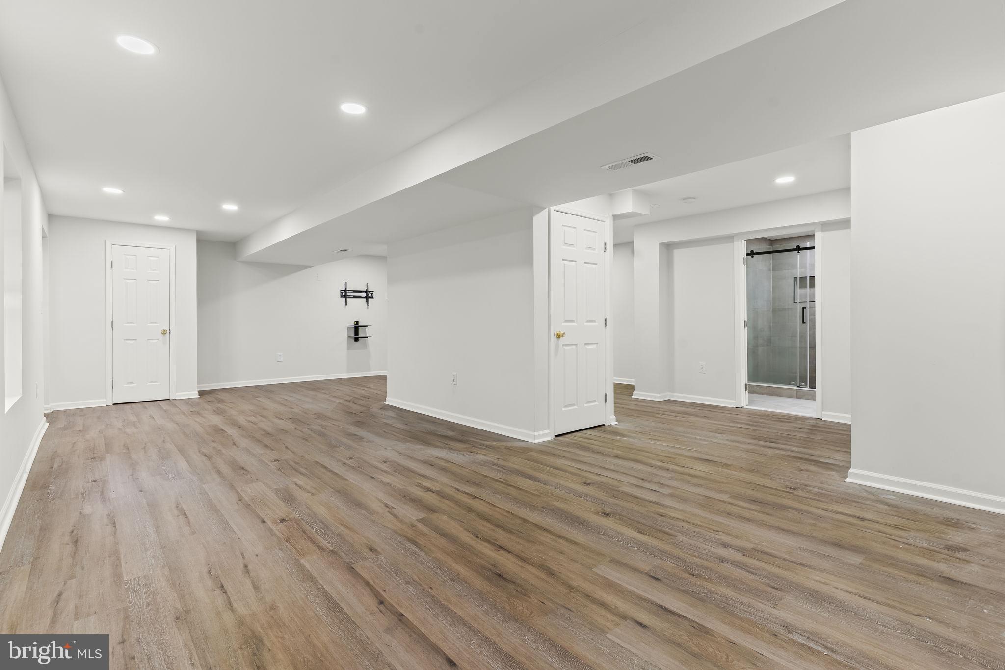 GREENBRIER - Residential