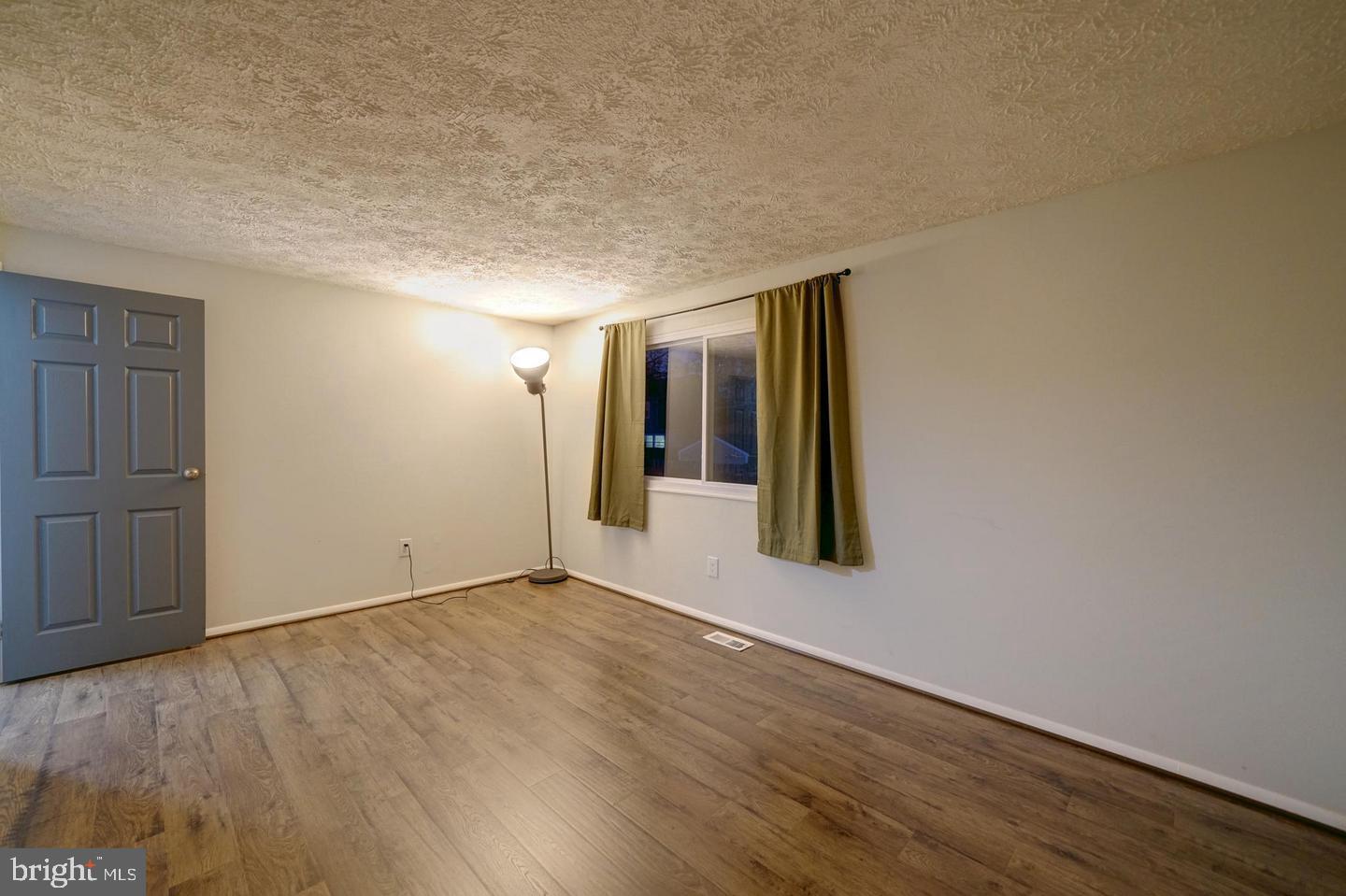 HARMANS WOODS - Residential Lease