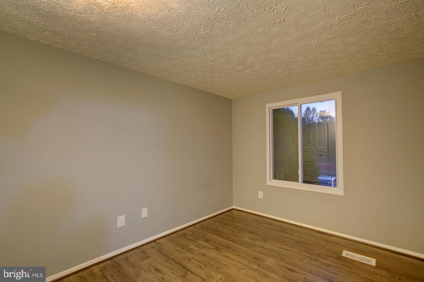 HARMANS WOODS - Residential Lease