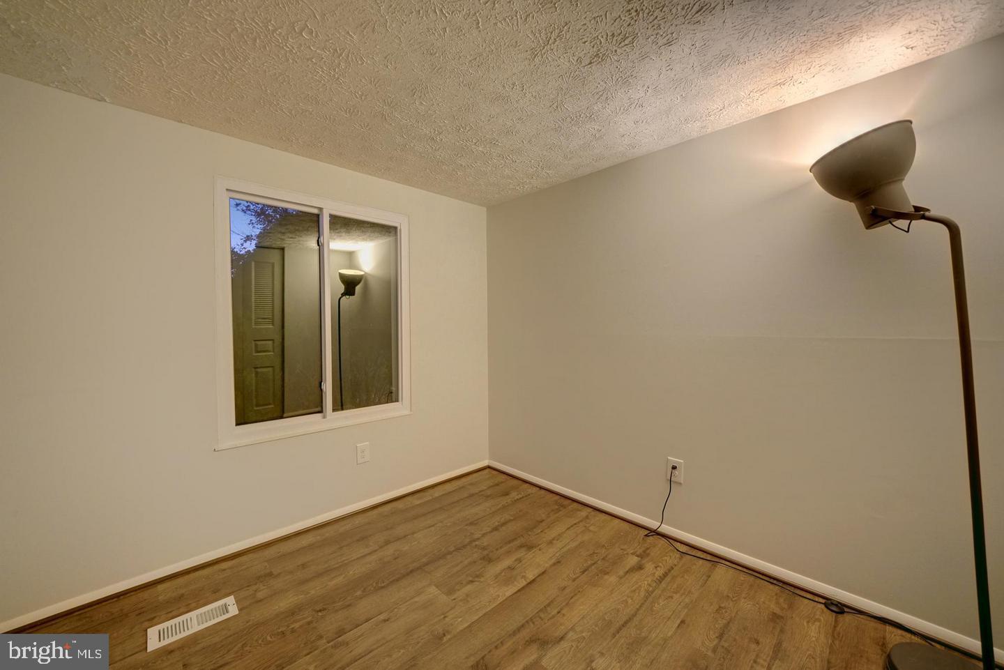 HARMANS WOODS - Residential Lease