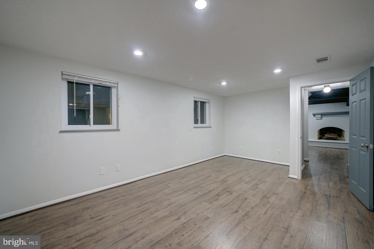 HARMANS WOODS - Residential Lease