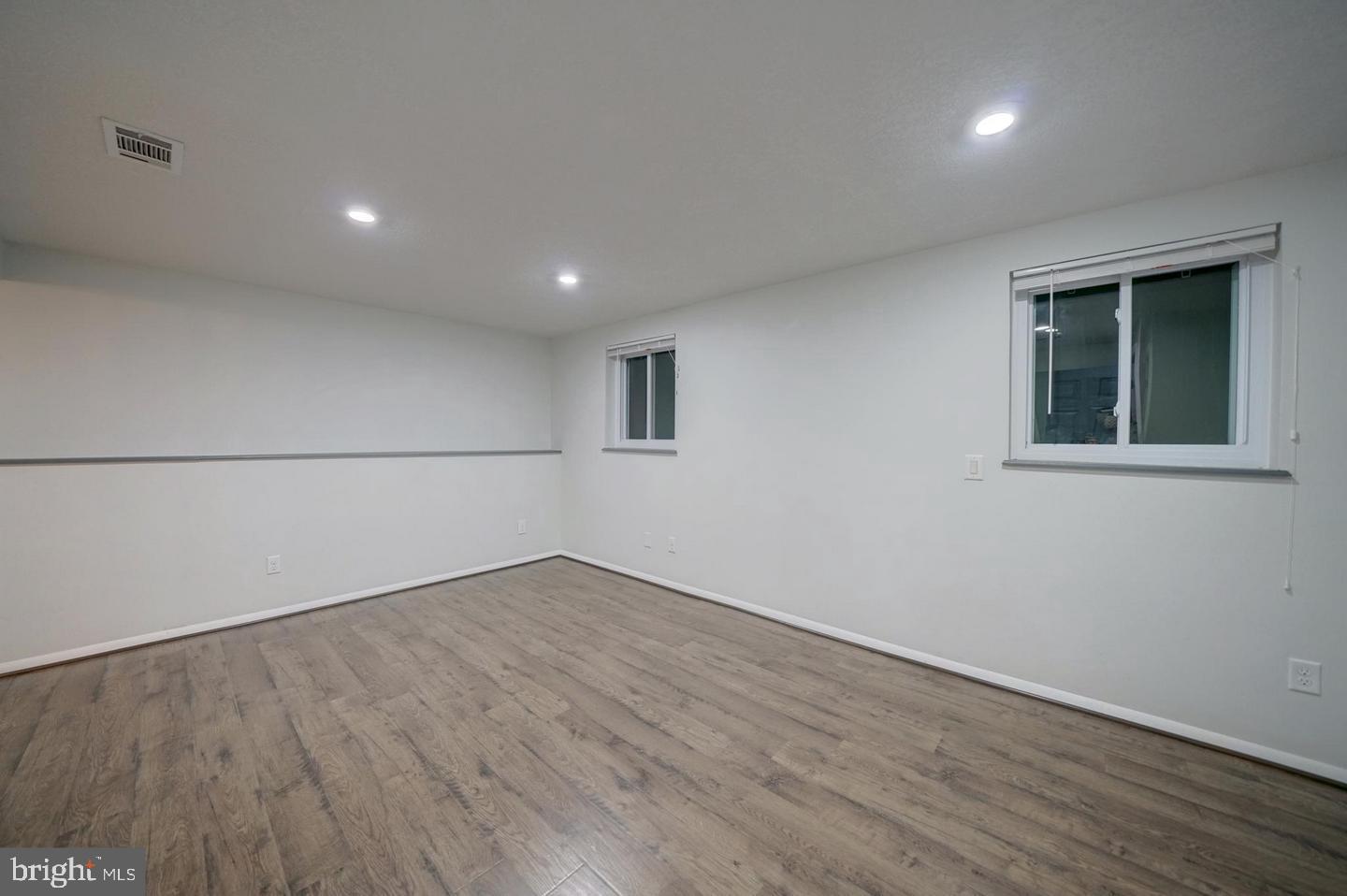 HARMANS WOODS - Residential Lease