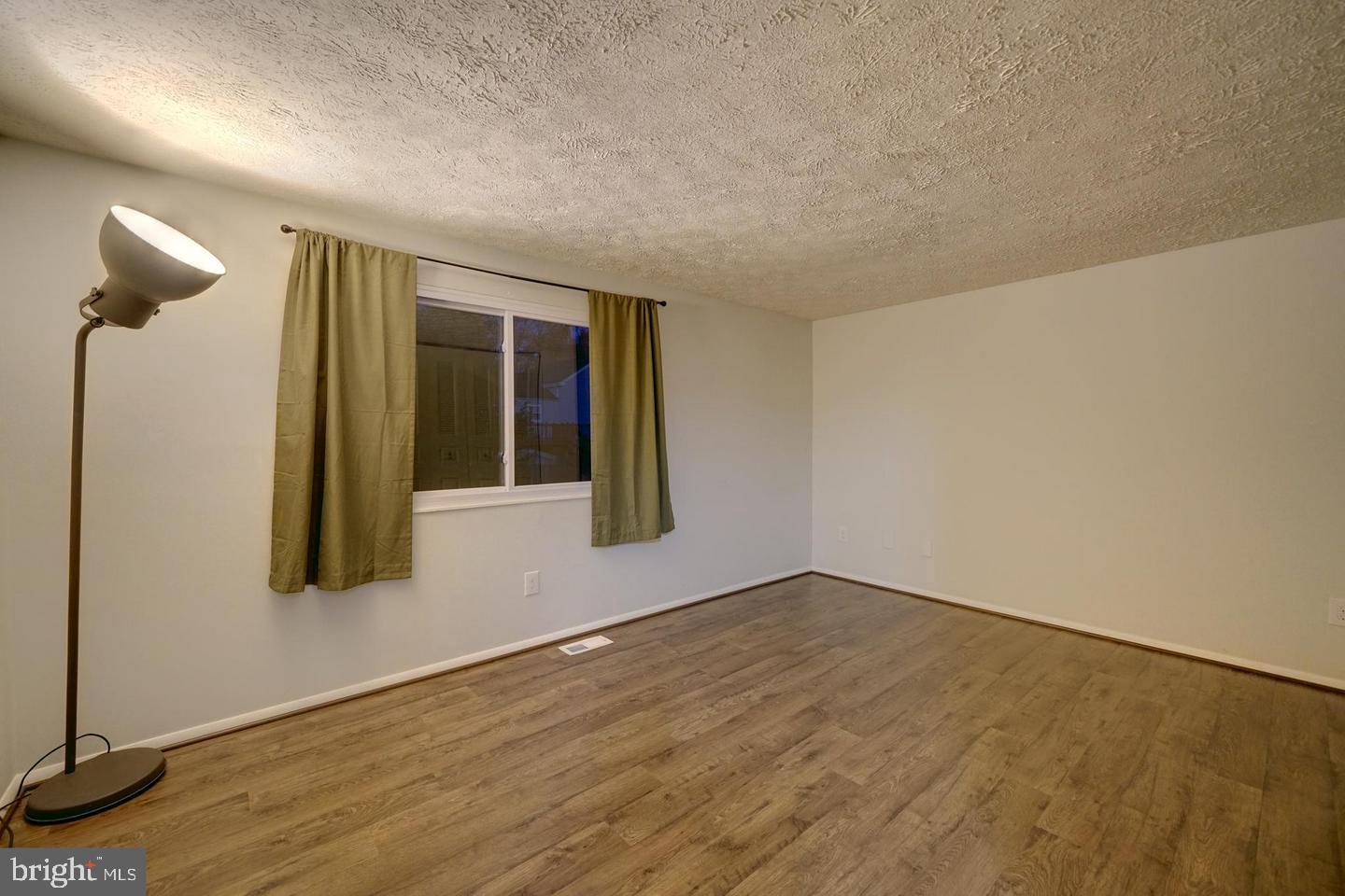 HARMANS WOODS - Residential Lease