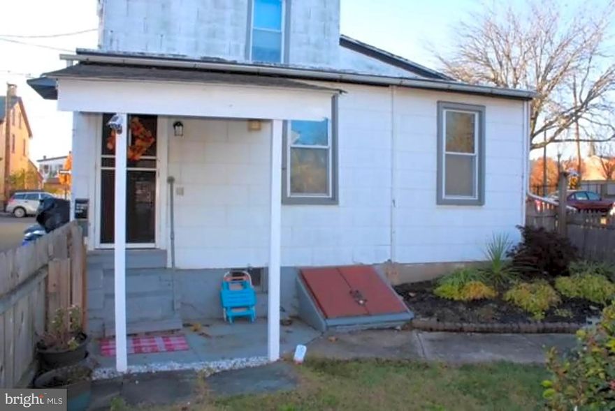 This 1-bedroom, 1-bathroom unit is tucked away at the rear of the property, offering a quiet and private living space. The unit features convenient access to ample parking, making it an ideal option for tenants seeking both comfort and practicality. Don't miss this great opportunity, schedule a showing today!