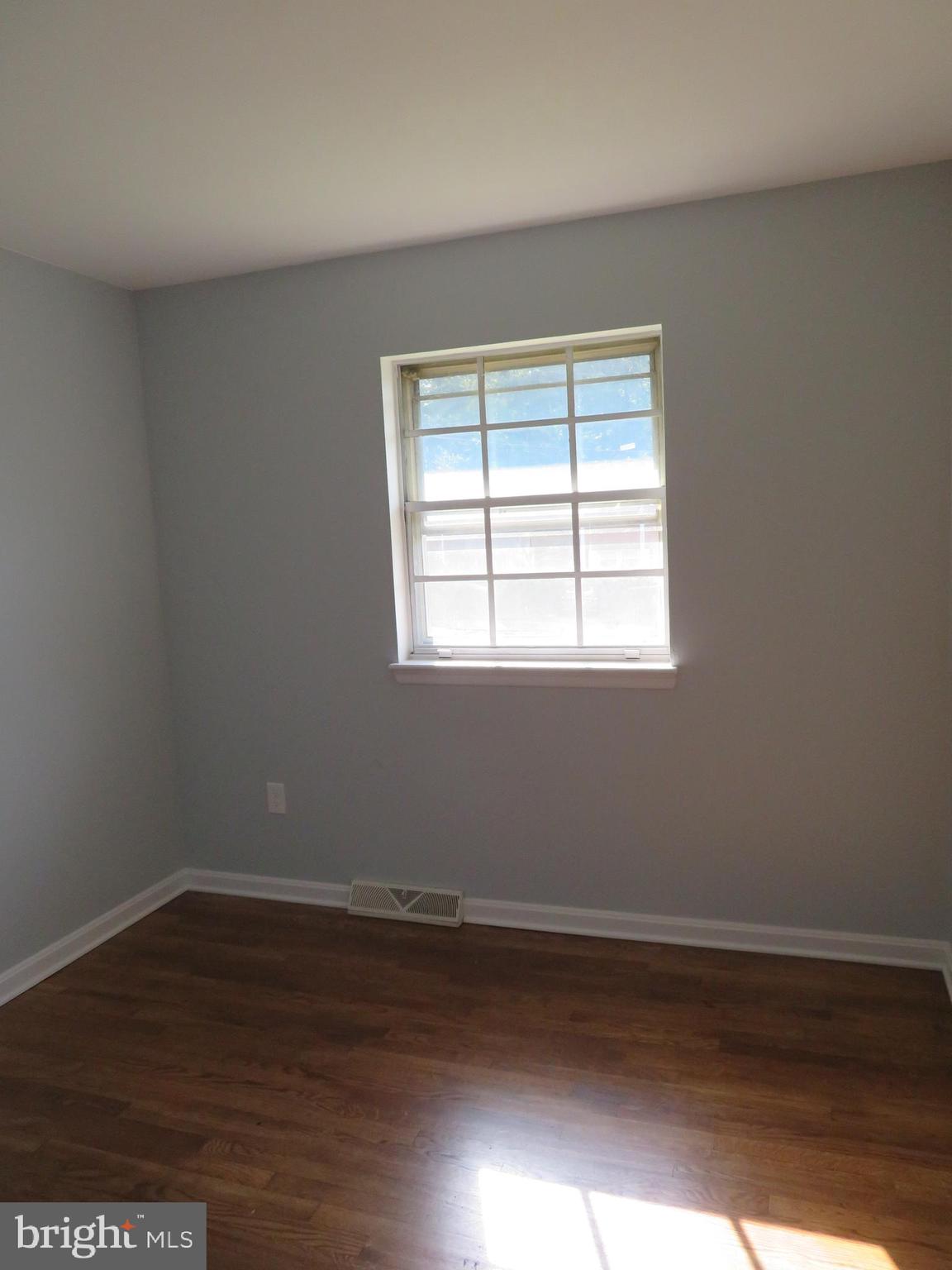 GLENARDEN WOODS - Residential Lease