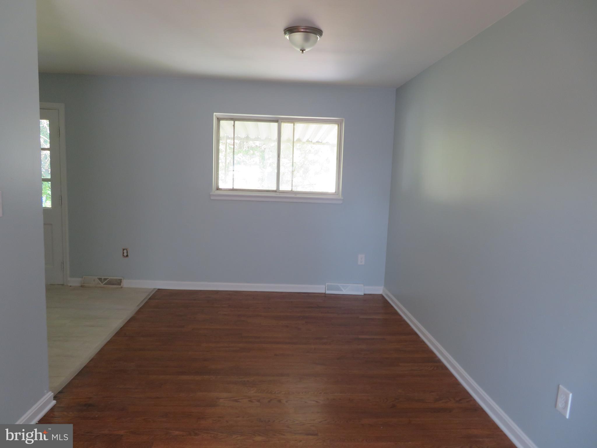 GLENARDEN WOODS - Residential Lease