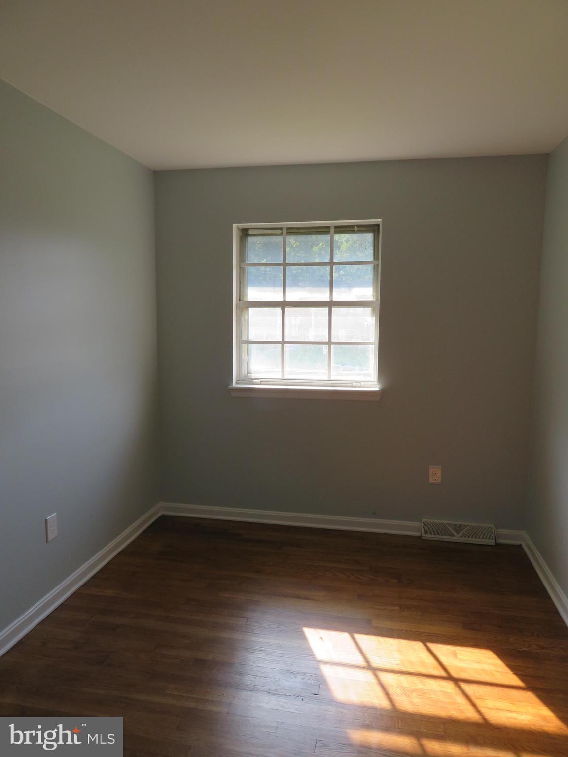 GLENARDEN WOODS - Residential Lease