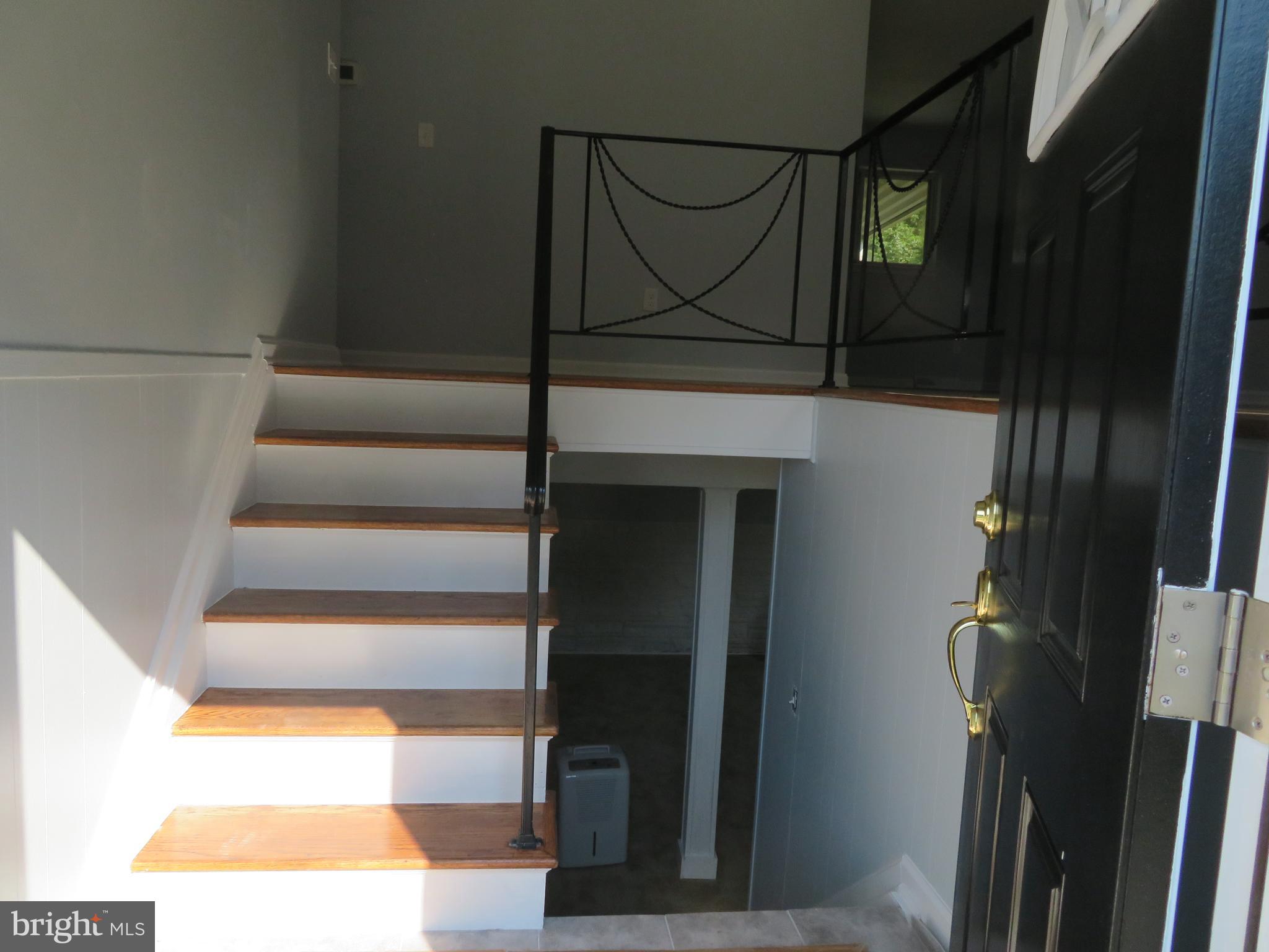 GLENARDEN WOODS - Residential Lease