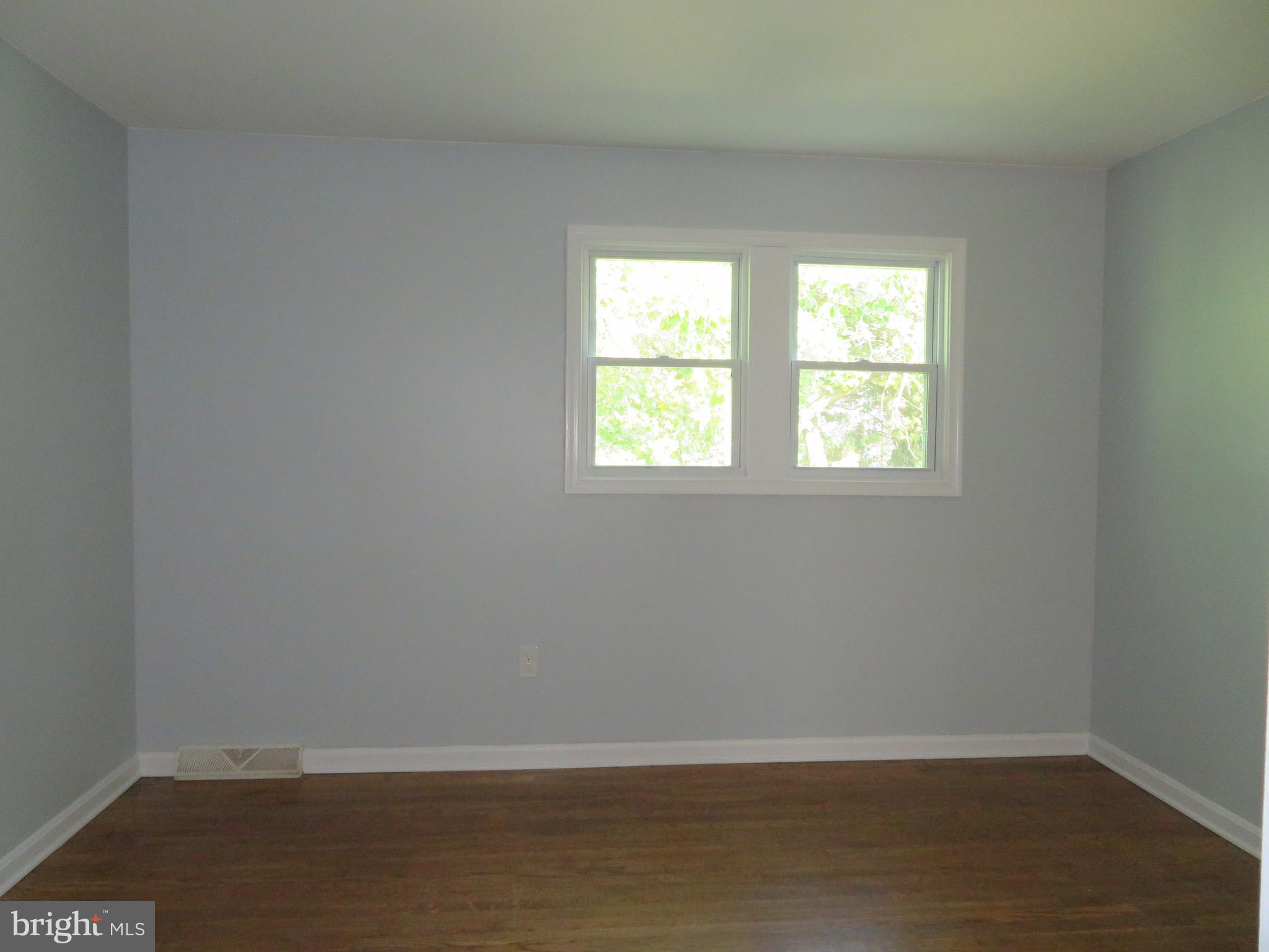 GLENARDEN WOODS - Residential Lease