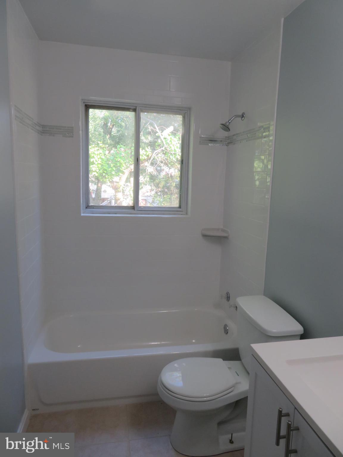 GLENARDEN WOODS - Residential Lease