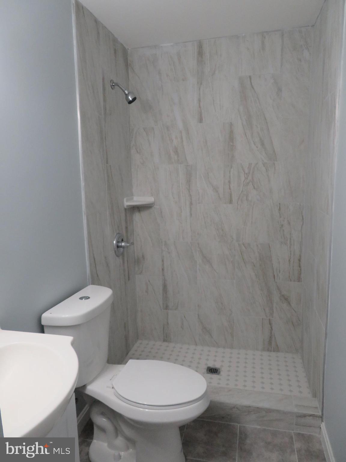 GLENARDEN WOODS - Residential Lease