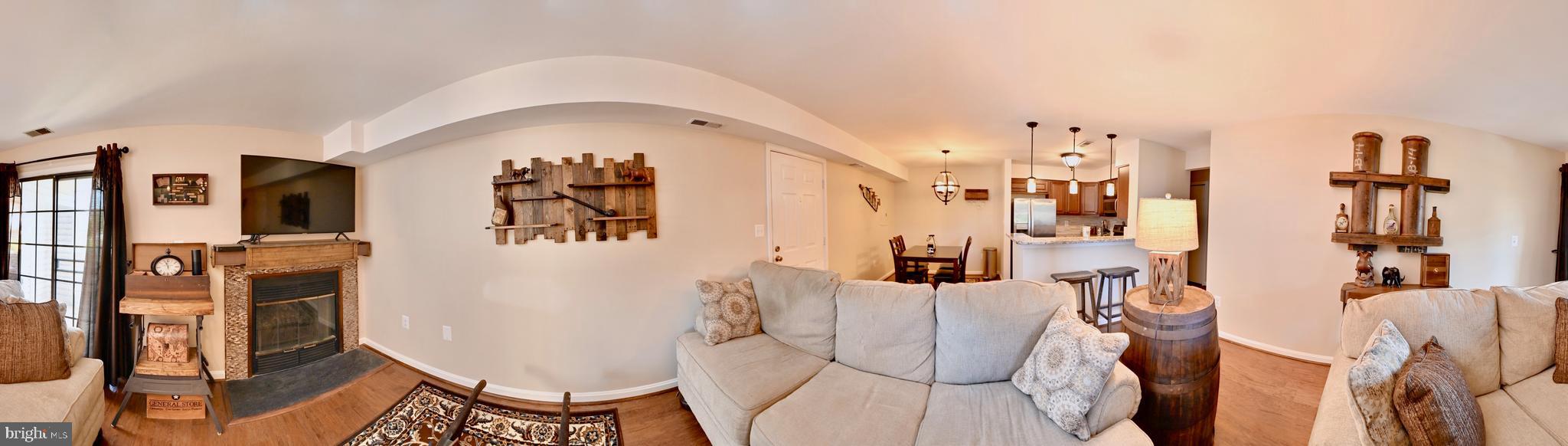 VICTORIA CROSSINGS AT MANCHESTER LAKES - Residential