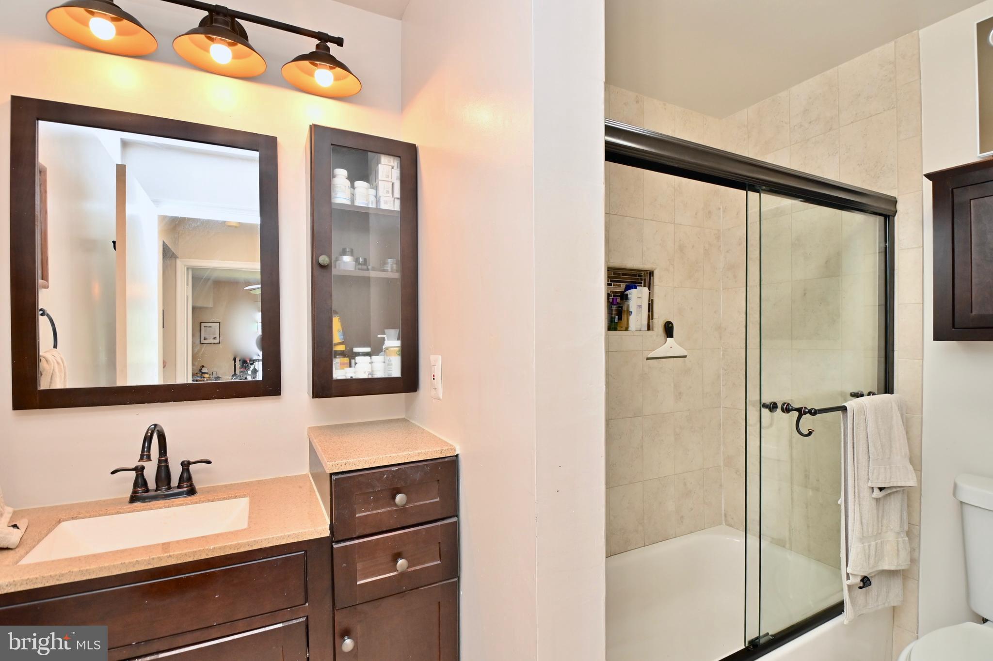 VICTORIA CROSSINGS AT MANCHESTER LAKES - Residential