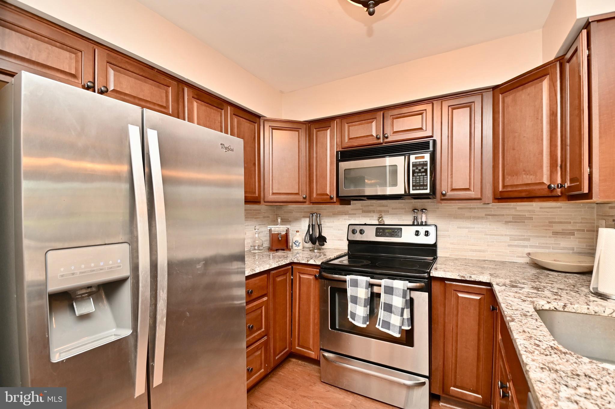 VICTORIA CROSSINGS AT MANCHESTER LAKES - Residential