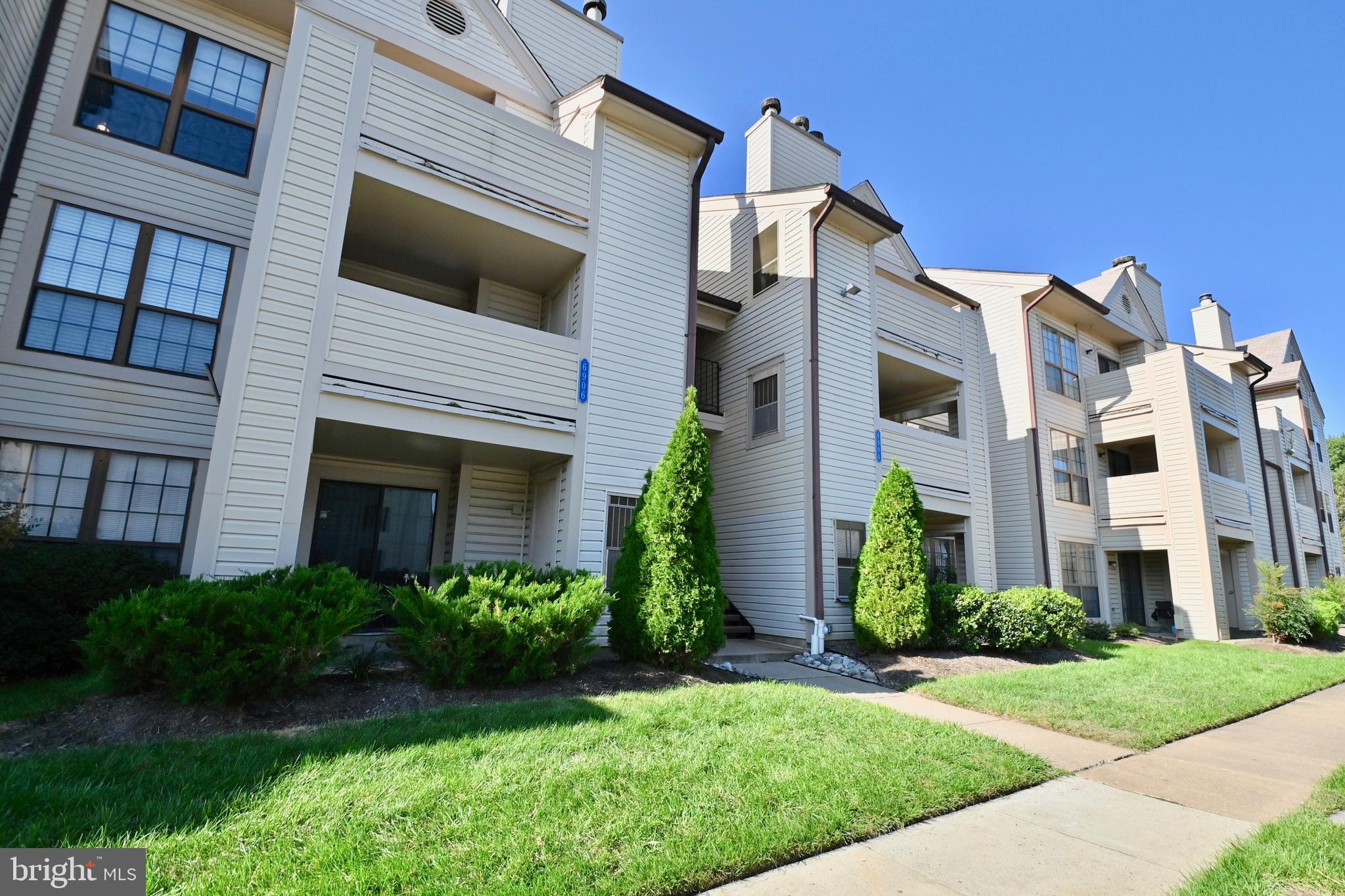 VICTORIA CROSSINGS AT MANCHESTER LAKES - Residential