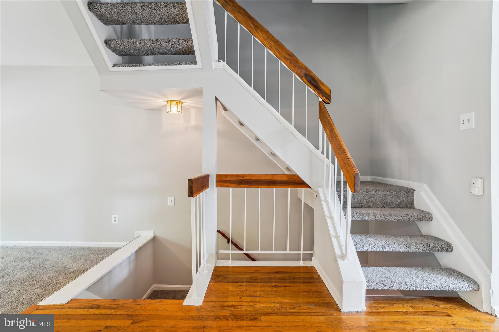 LAUREL LAKES - Residential