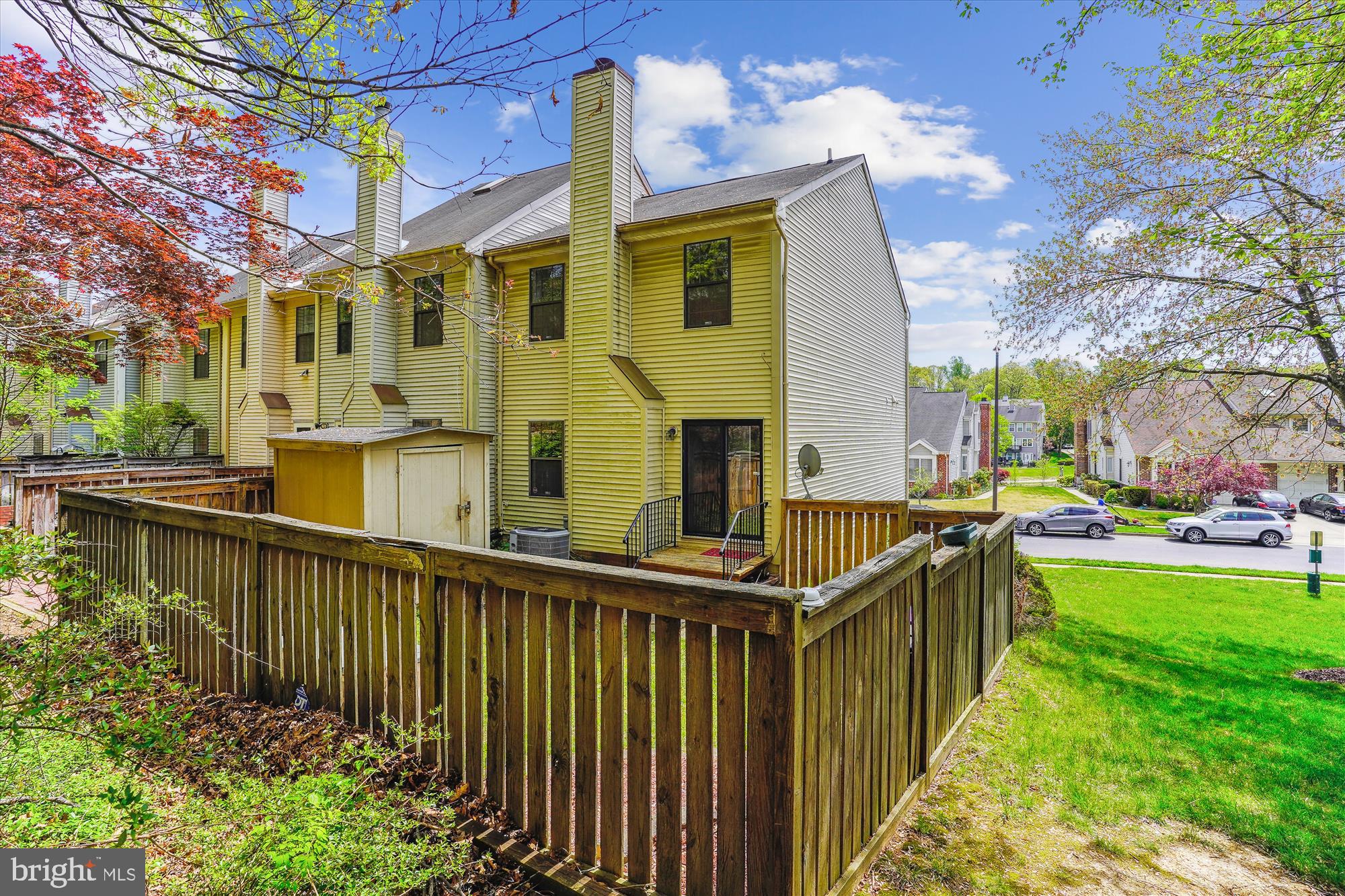 LAUREL LAKES - Residential