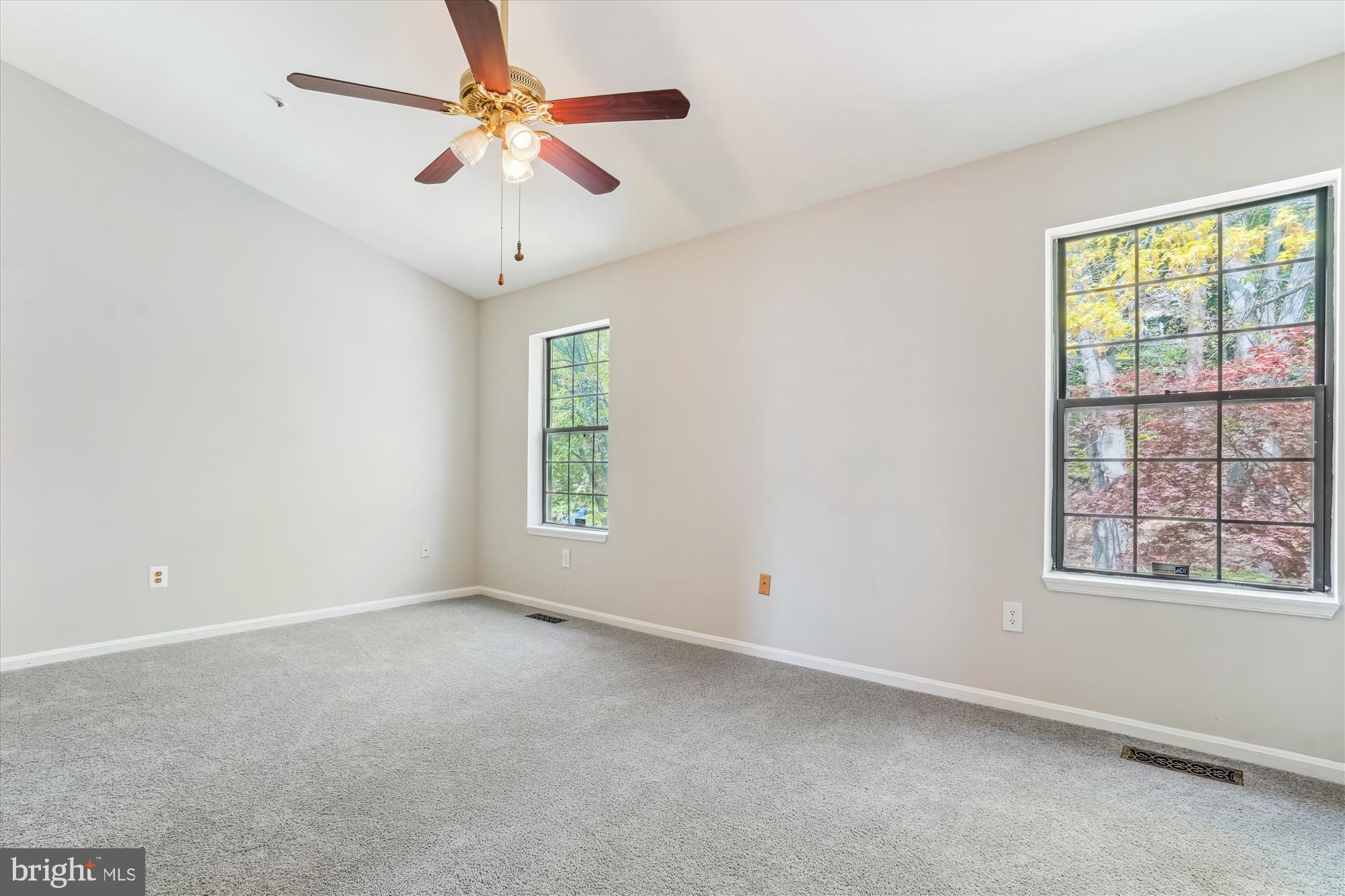 LAUREL LAKES - Residential