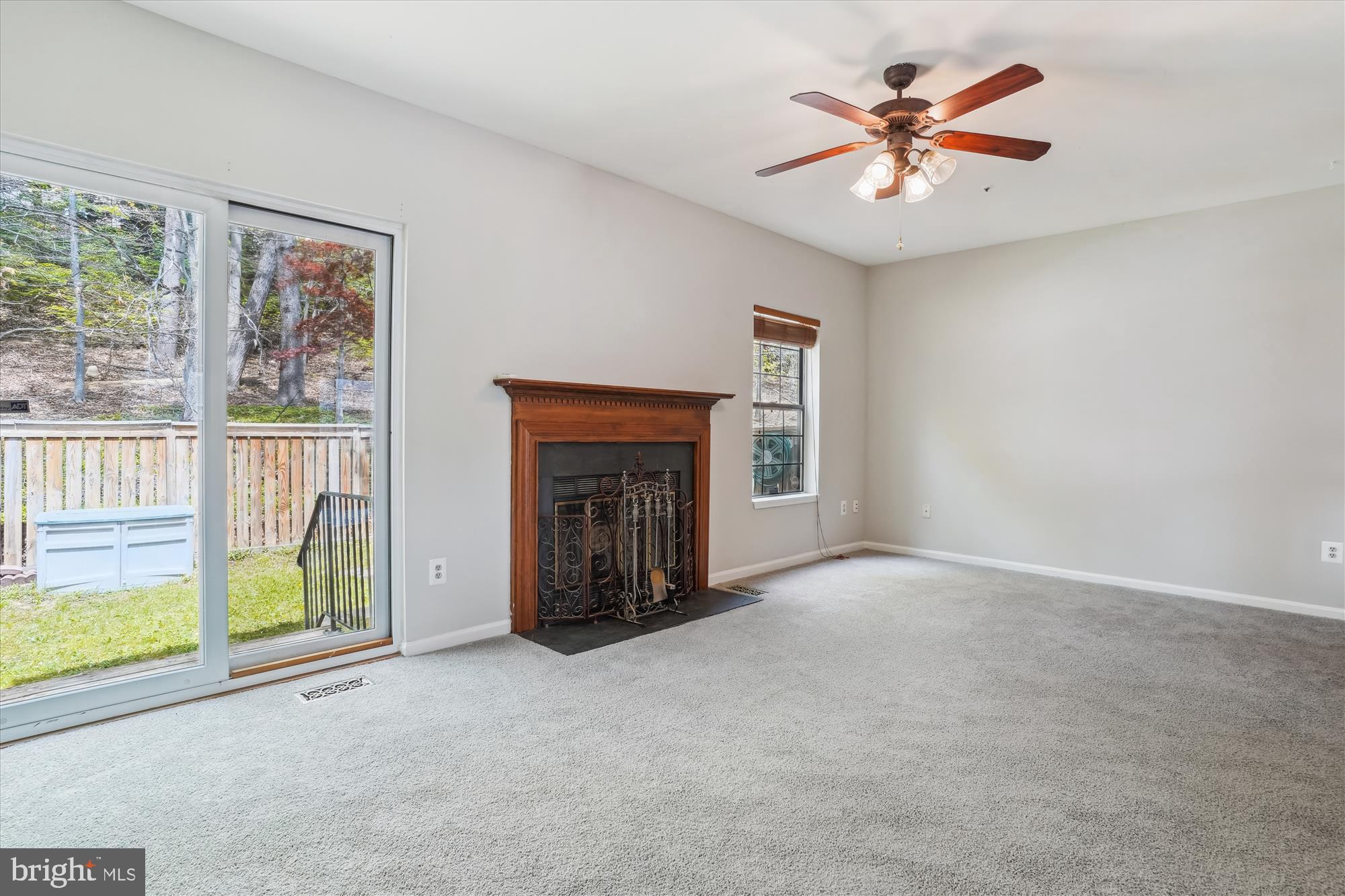 LAUREL LAKES - Residential