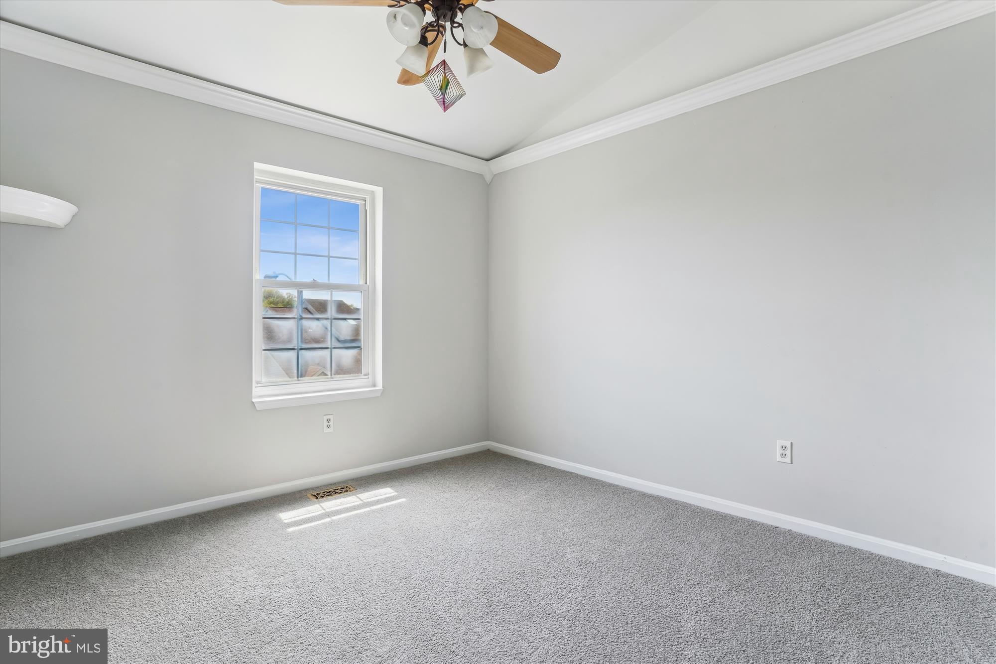 LAUREL LAKES - Residential