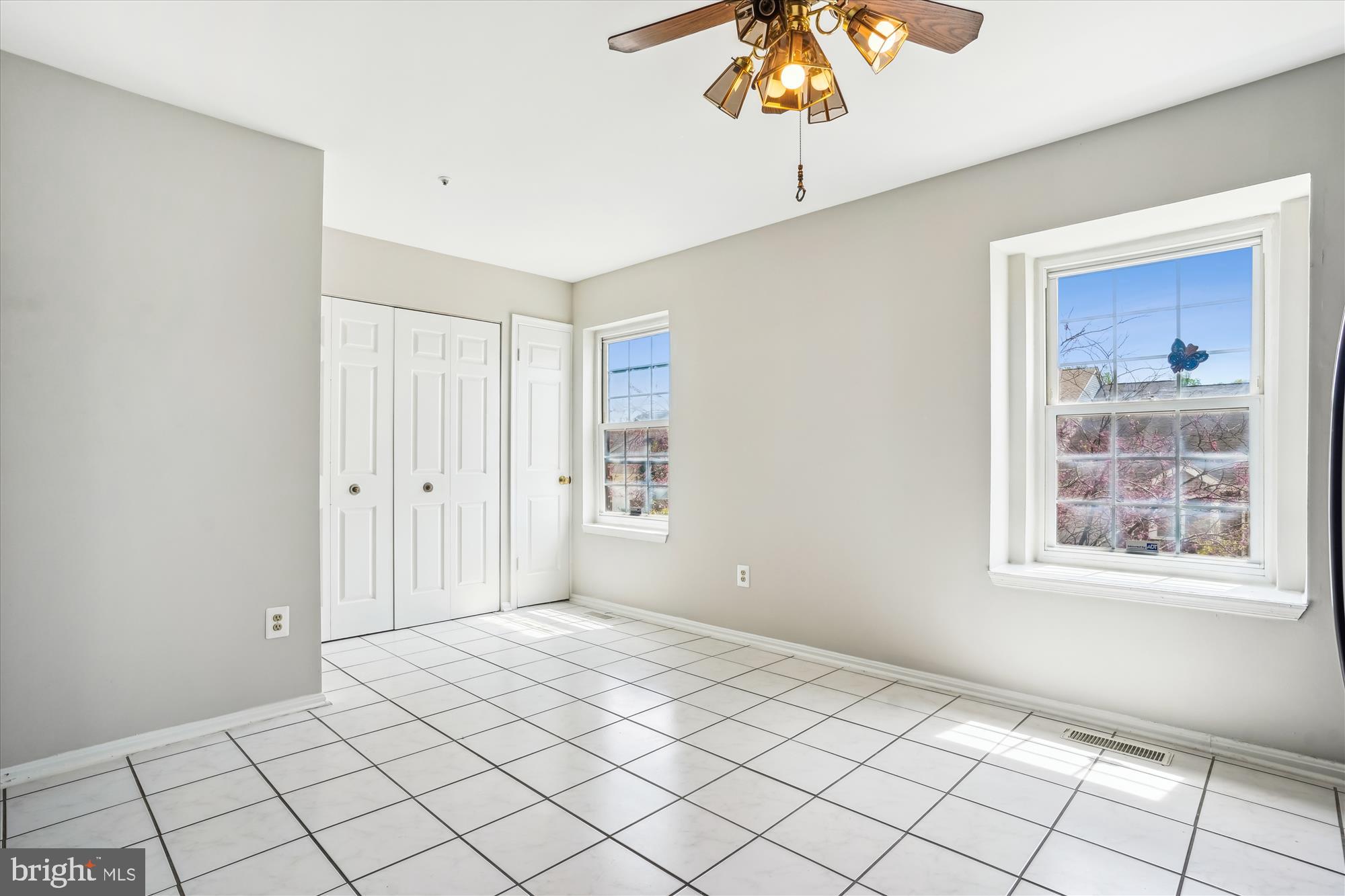 LAUREL LAKES - Residential