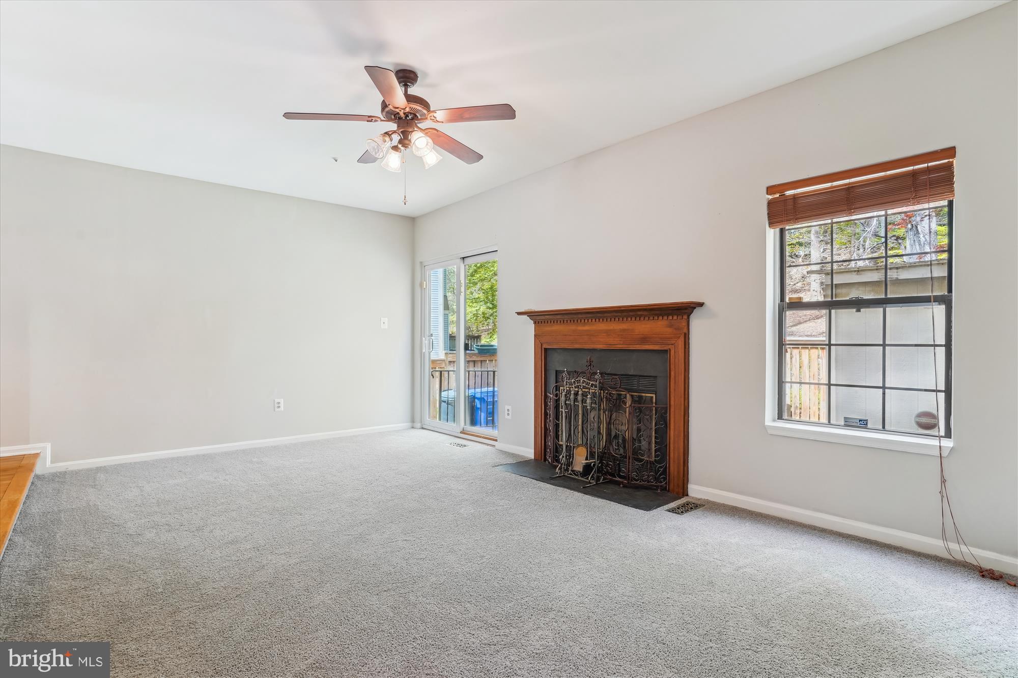 LAUREL LAKES - Residential