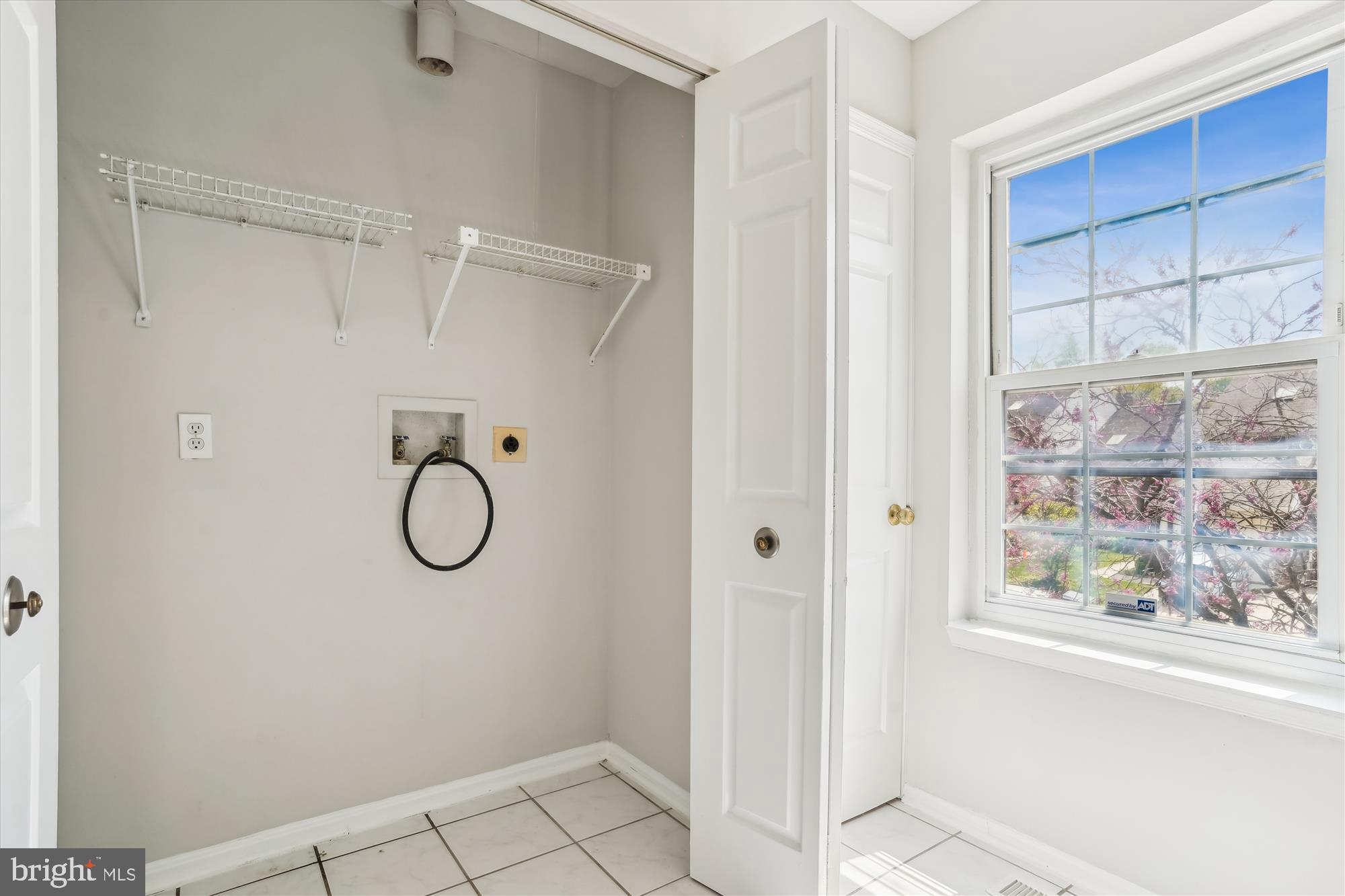 LAUREL LAKES - Residential