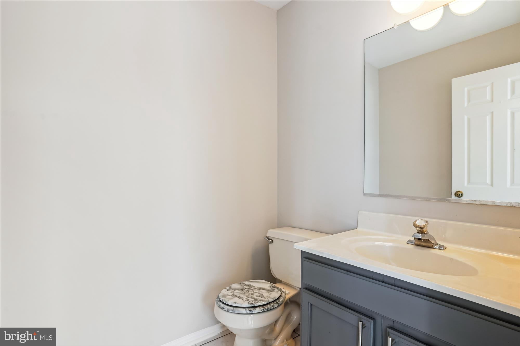 LAUREL LAKES - Residential