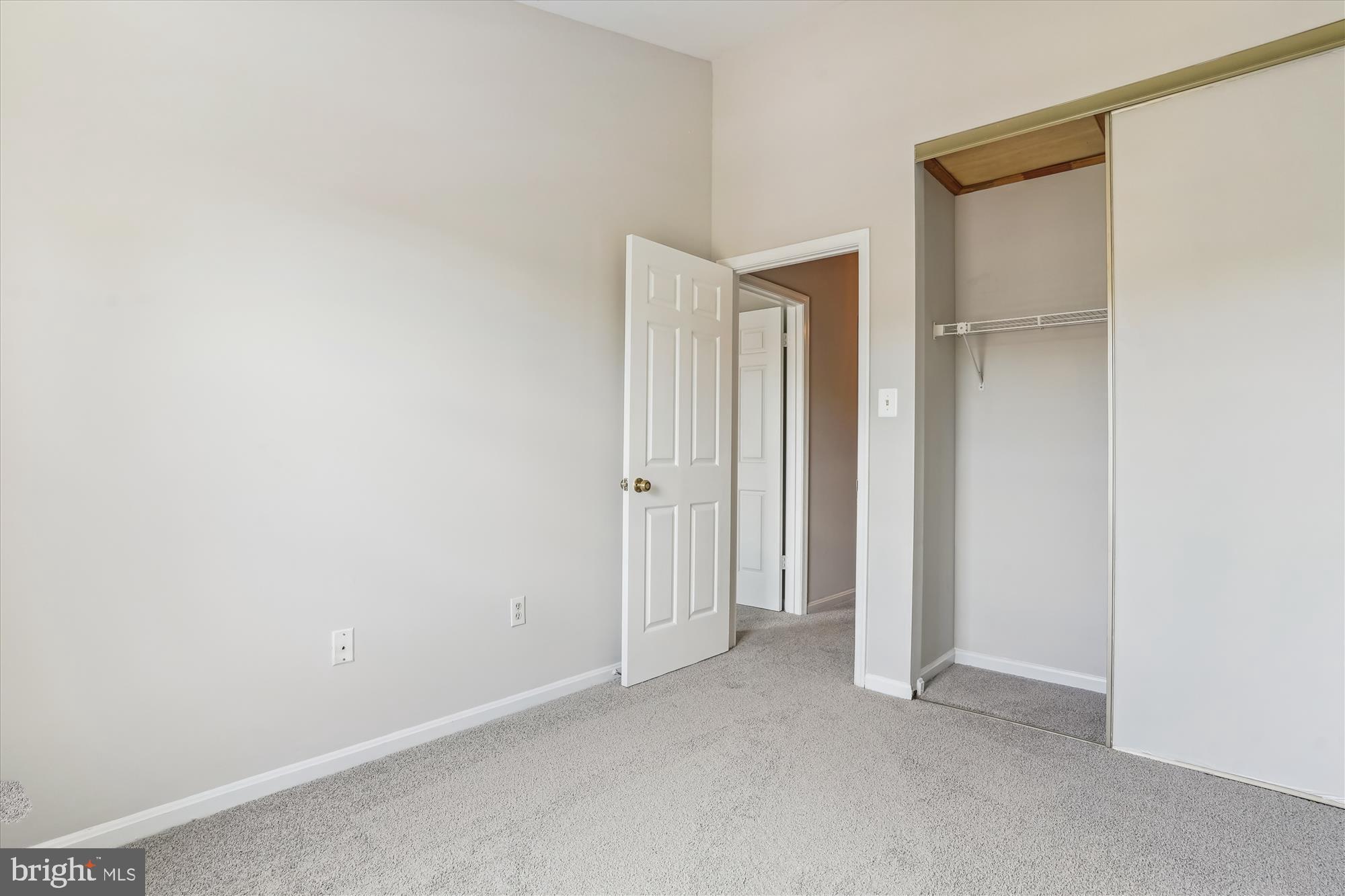 LAUREL LAKES - Residential