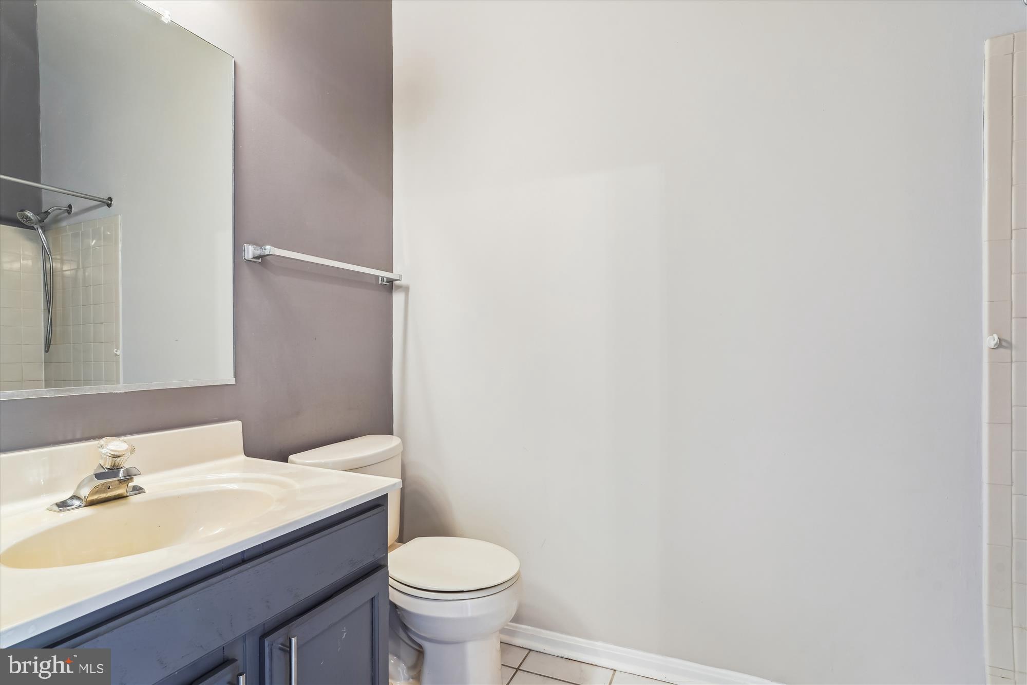 LAUREL LAKES - Residential