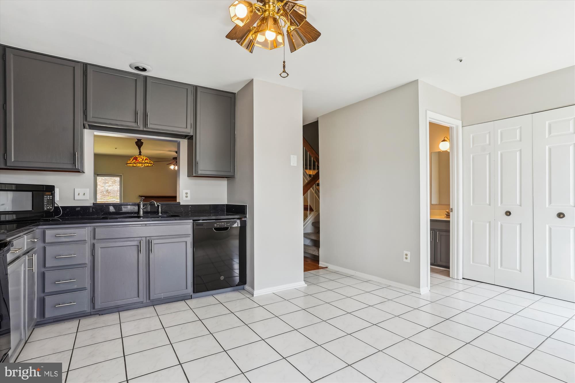 LAUREL LAKES - Residential