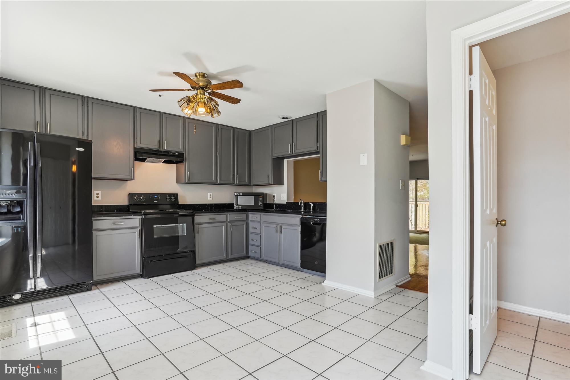 LAUREL LAKES - Residential