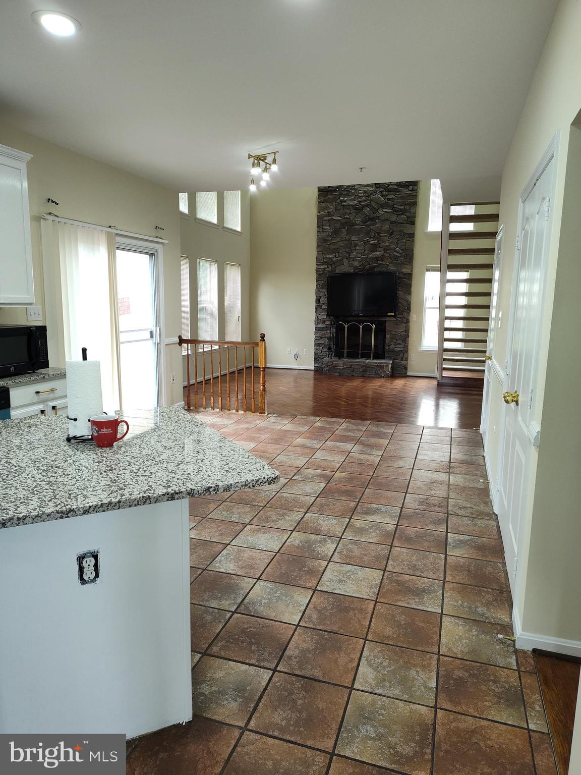 HILLANTRAE-PLAT 1> - Residential Lease